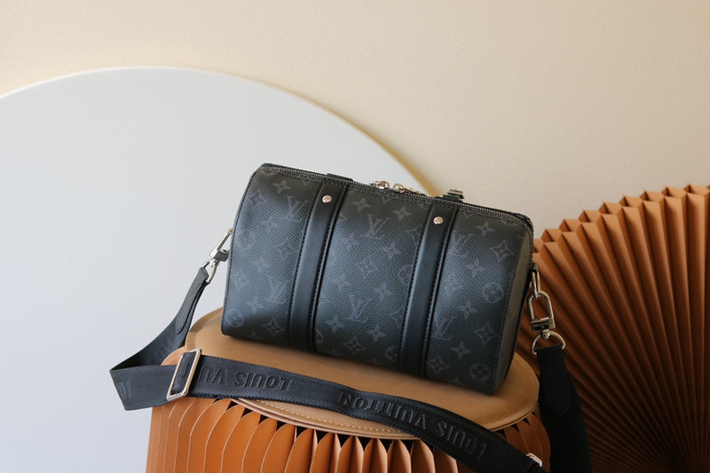 I W Fashion Lu-Vi bags - 17187