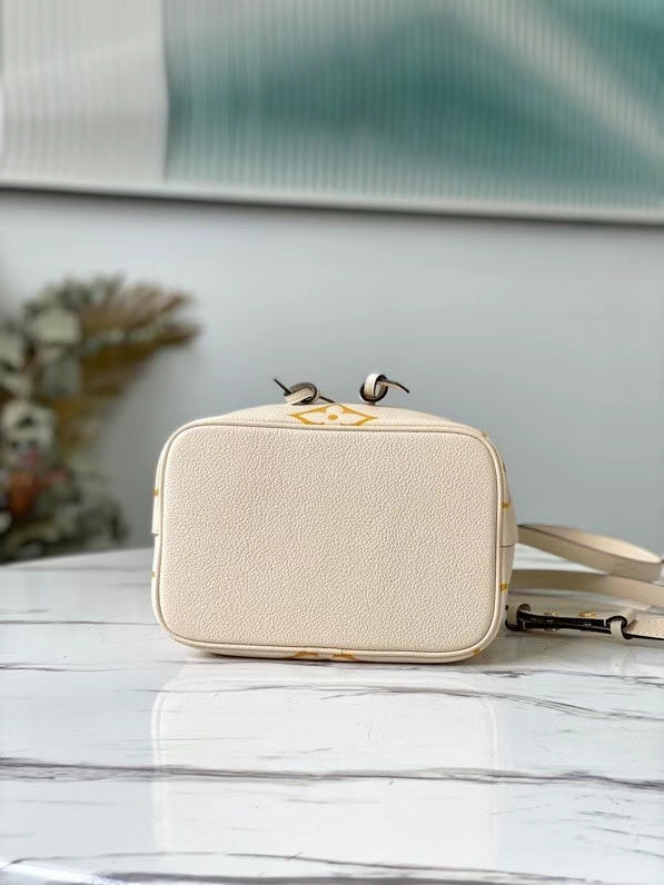 I W Fashion Lu-Vi bags - 17576
