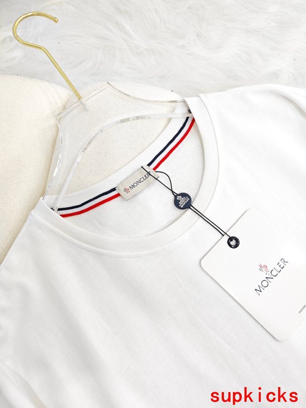 Moncler Luxury Cloth
