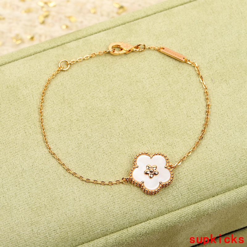 Van Cleef & Arples Jewelry