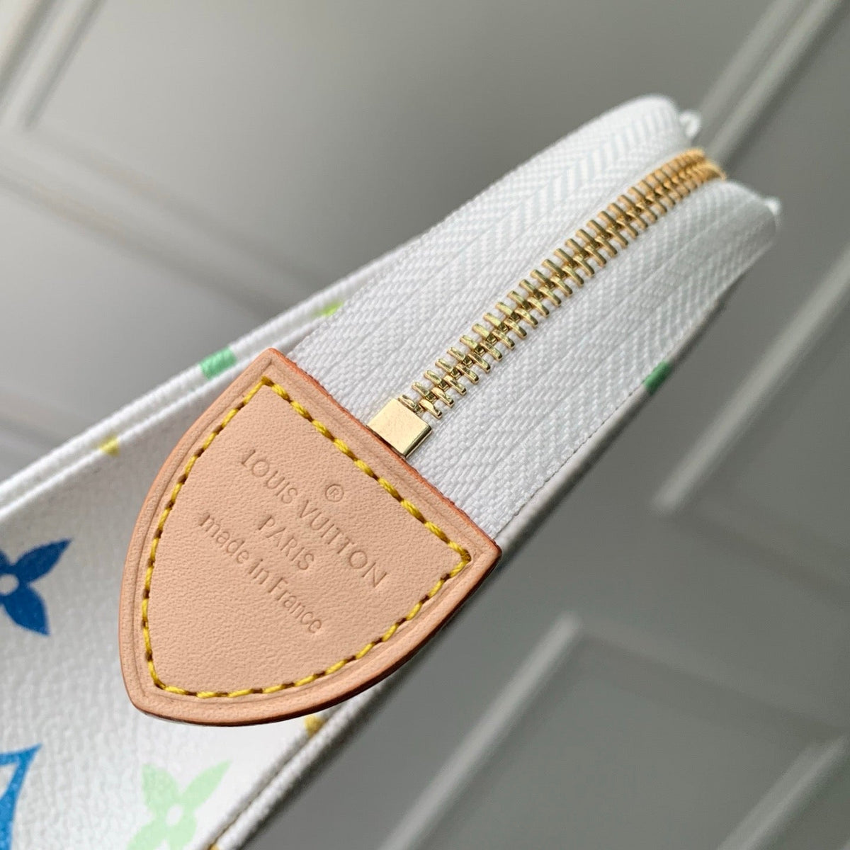 LOU x MURAKAMI 19 TOILETRY POUCH