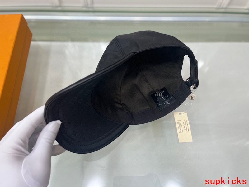 Louis Vuitton Luxury Cap