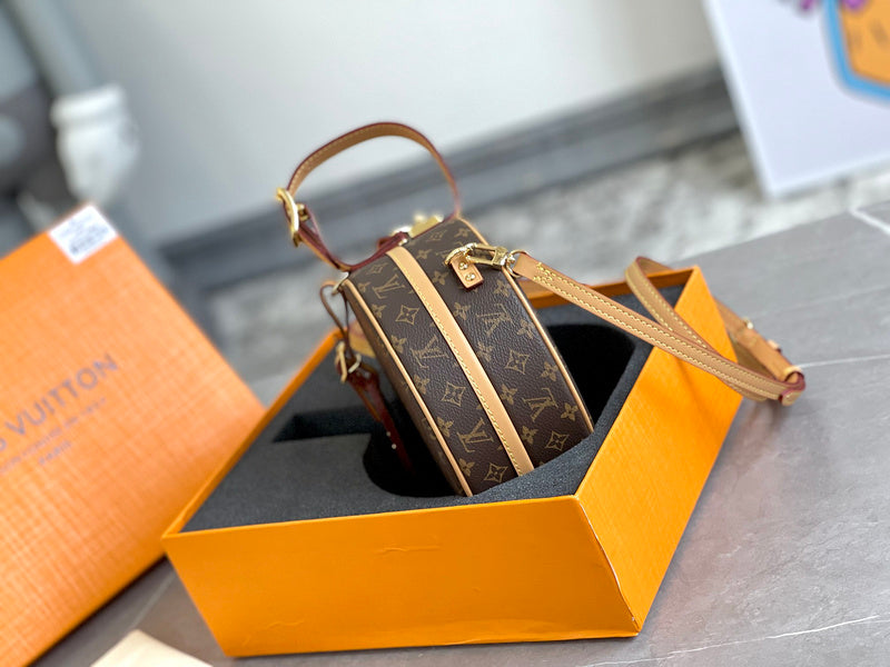 I W Fashion Lu-Vi bags - 17218