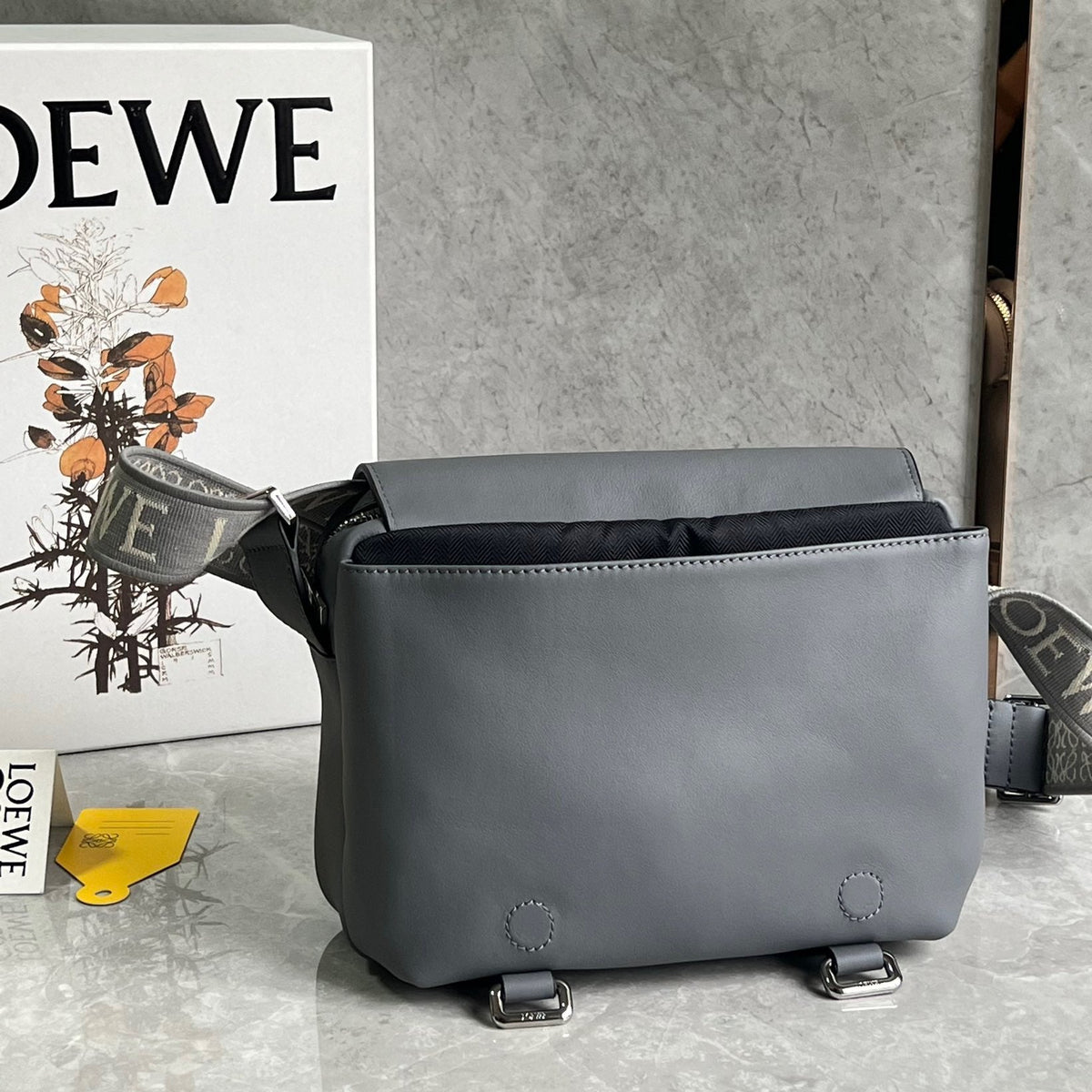 LOEW XS MILITARY MESSENGER BAG