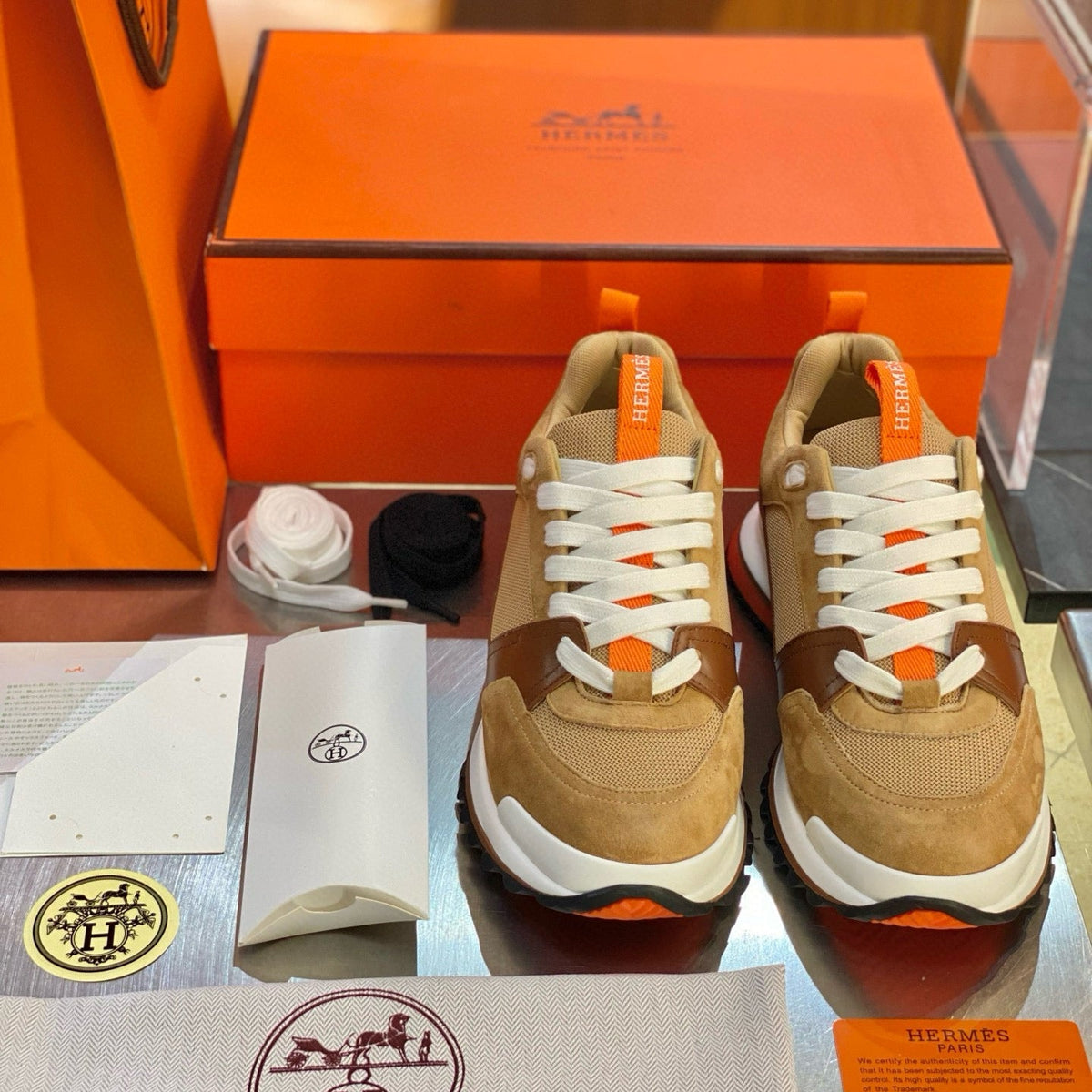 HERM LEADER SNEAKERS
