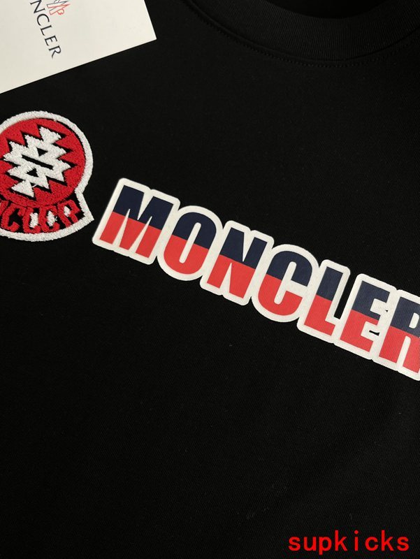 Moncler Luxury Cloth