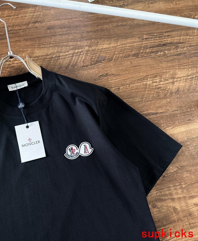 Moncler Luxury Cloth
