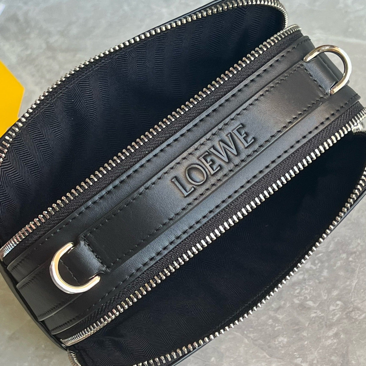 LOEW MINI CAMERA CROSSBODY BAG