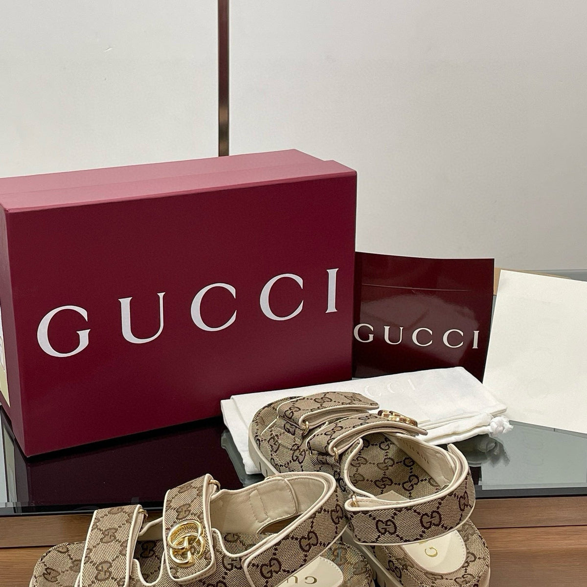 GG SANDALS