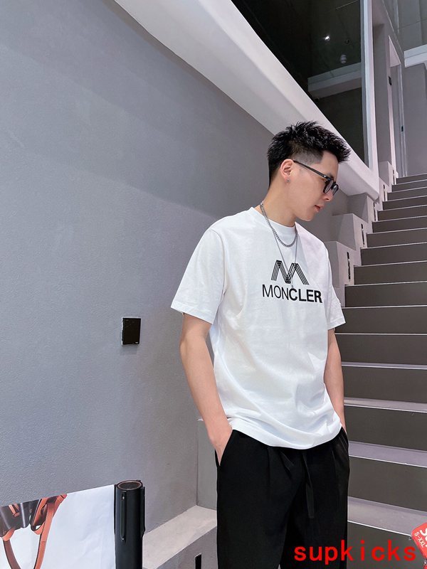 Moncler Luxury Cloth