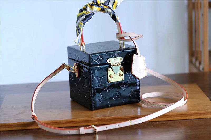 I W Fashion Lu-Vi bags - 9343
