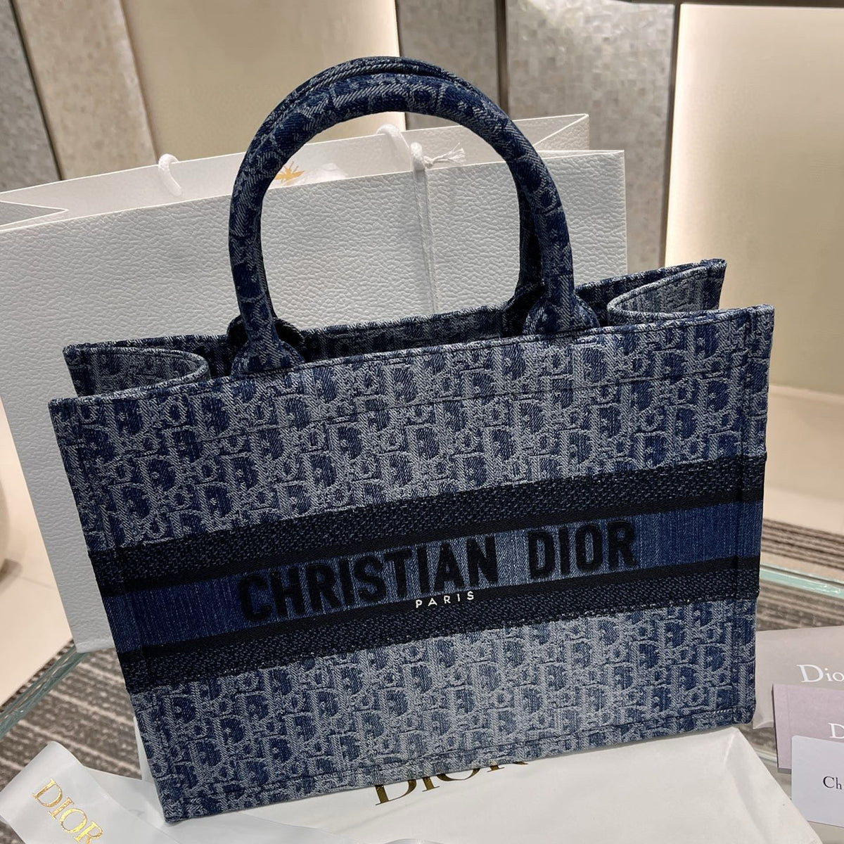 CD MEDIUM BOOK TOTE BAG