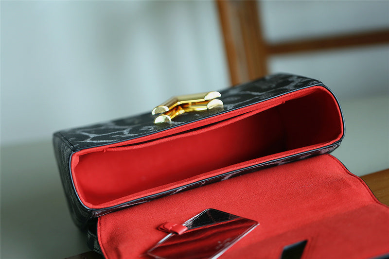 I W Fashion Lu-Vi bags - 8506