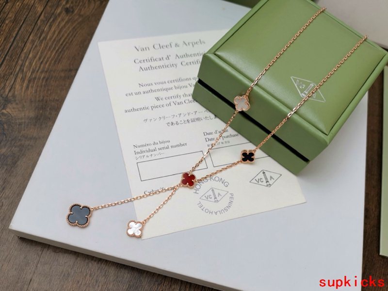 Van Cleef & Arples Jewelry