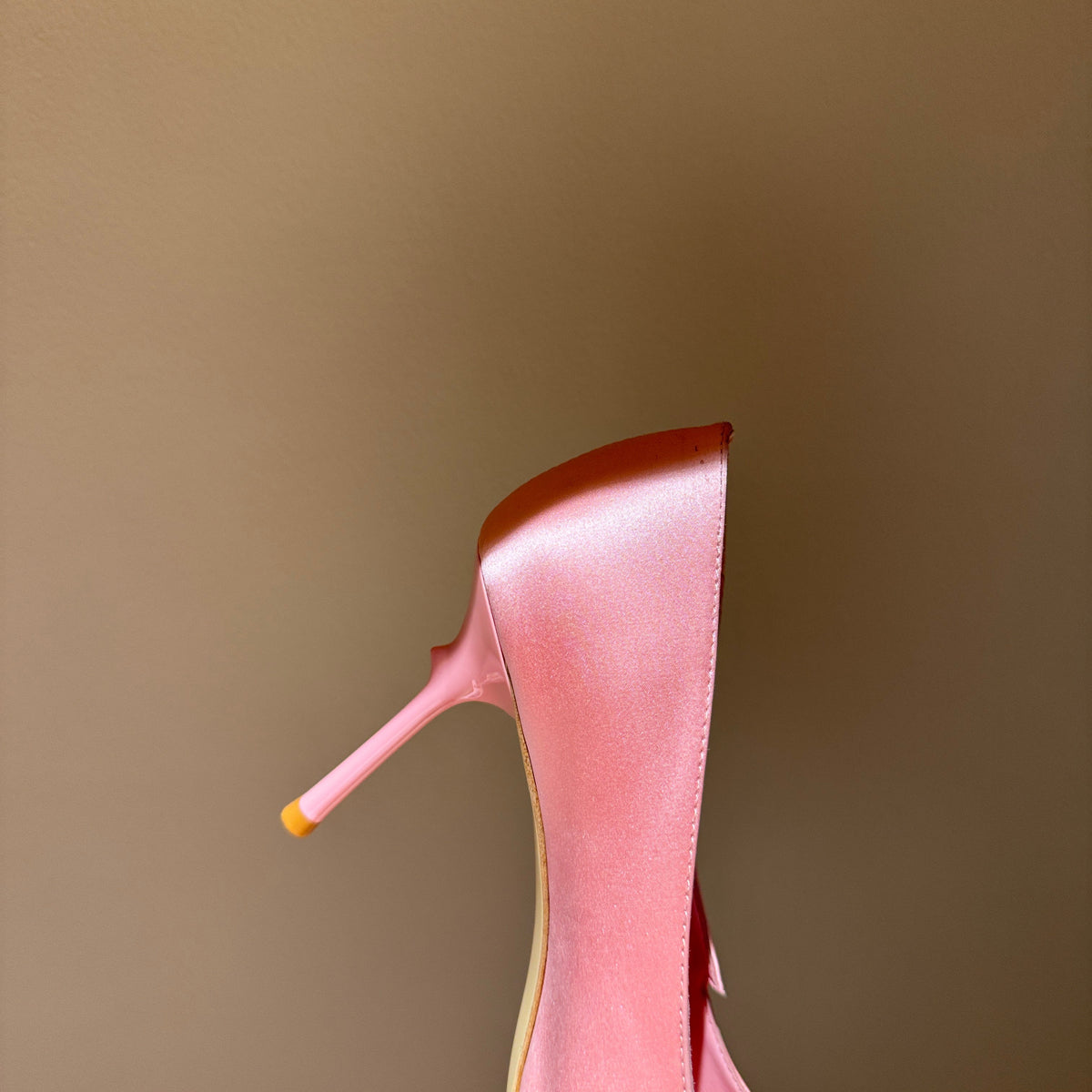 ROGER V HEELS