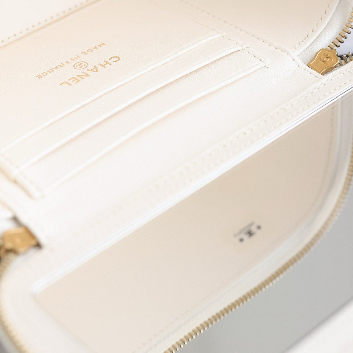 CC 24S VANITY BAG