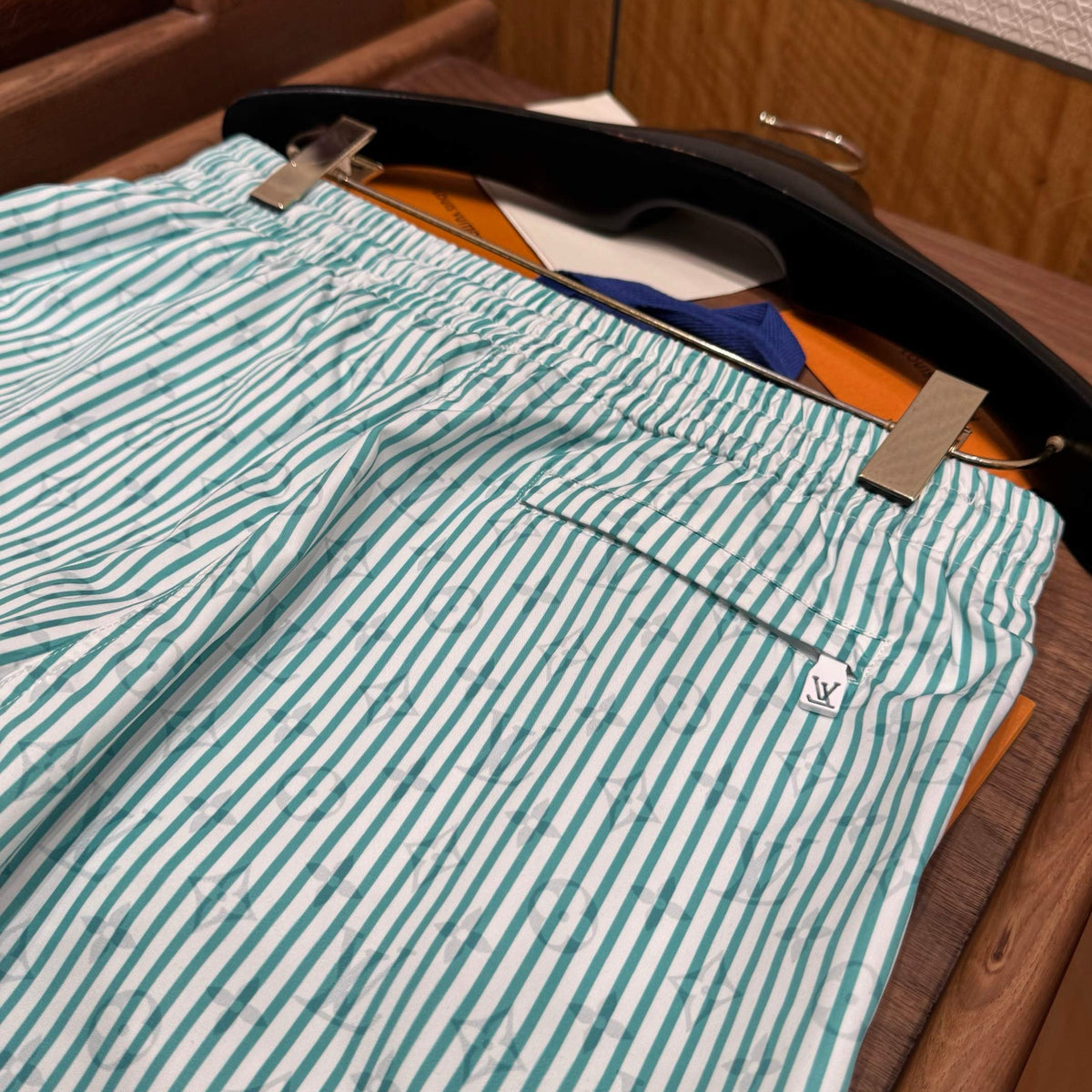 LOU SHORTS