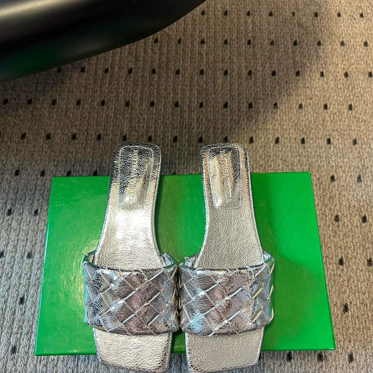 BOTT V SANDALS
