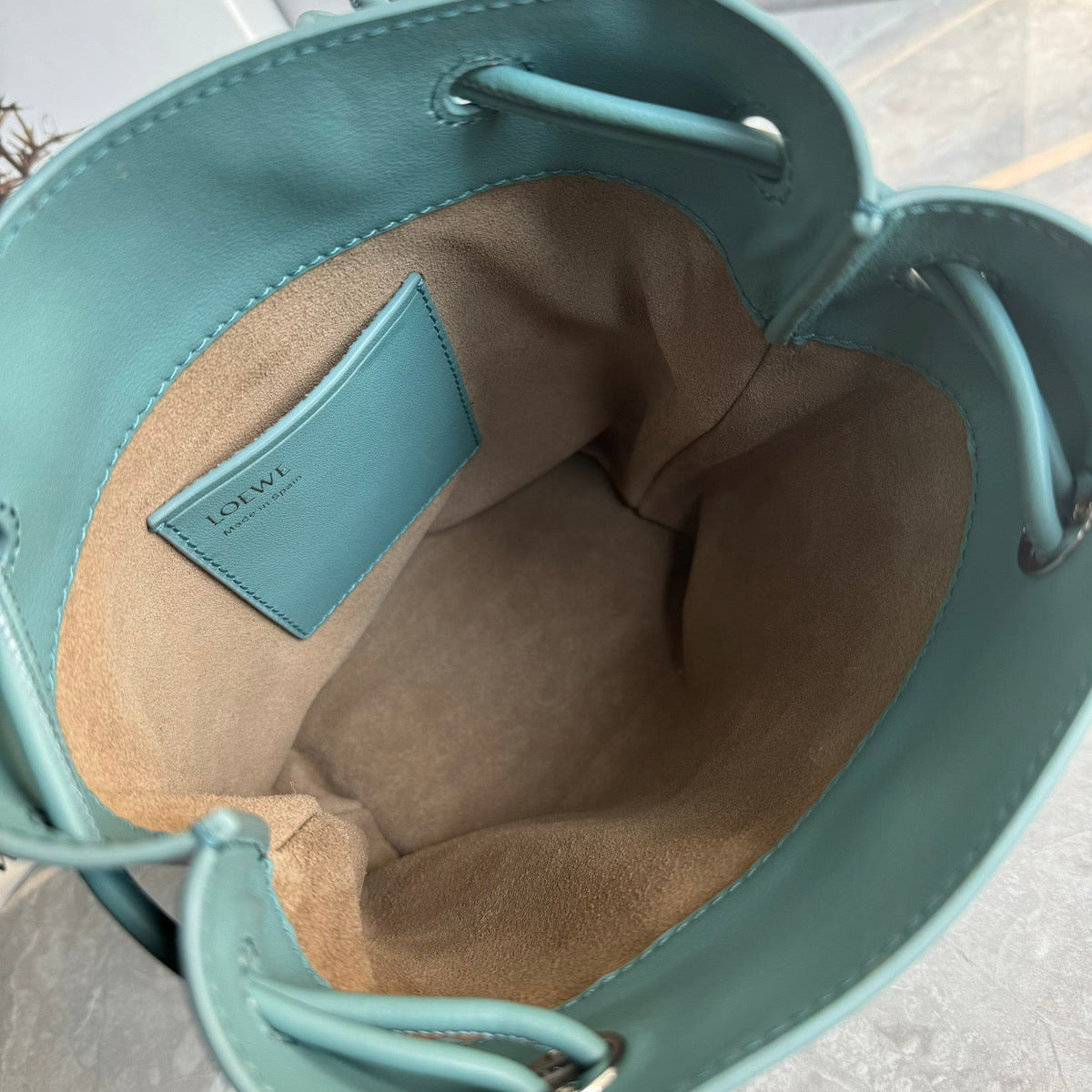 LOEW PEBBLE POUCH