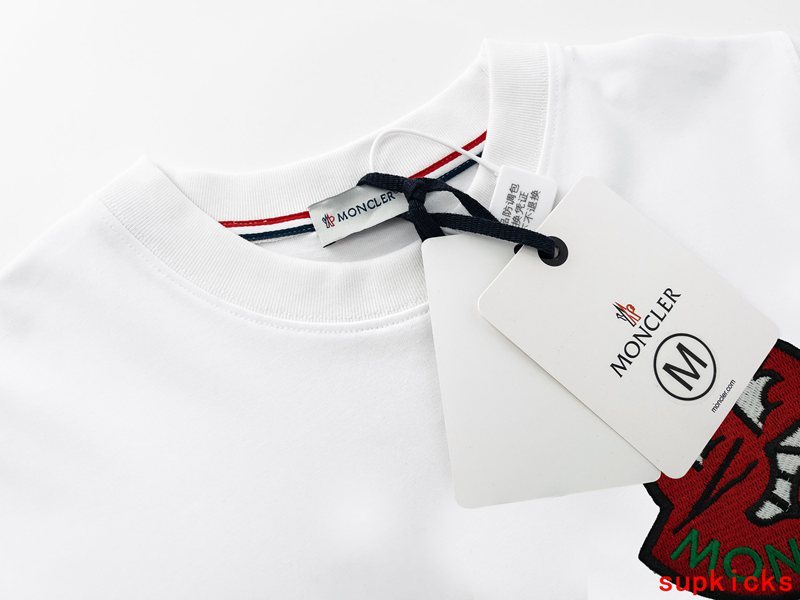 Moncler Luxury Cloth