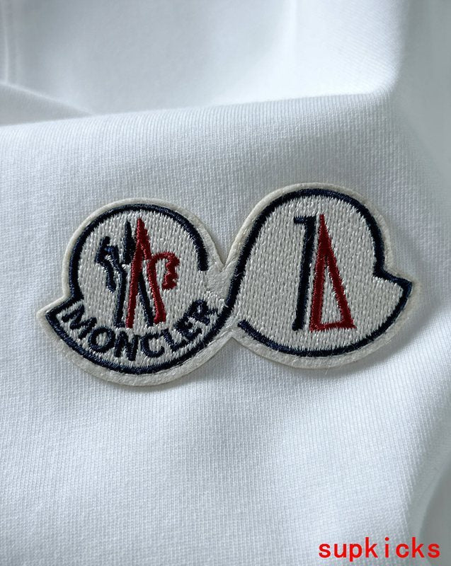 Moncler Luxury Cloth