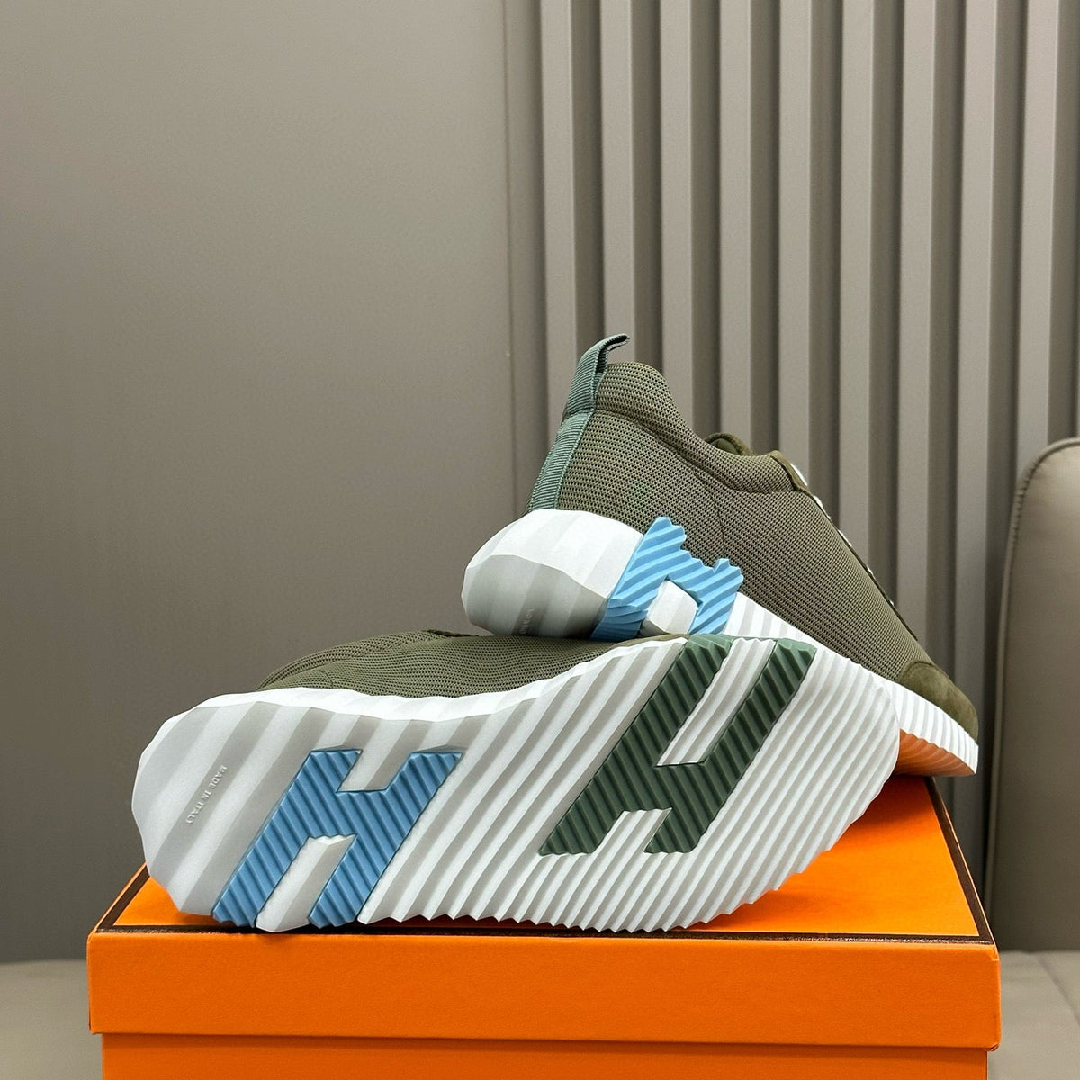 HERM BOUNCING SNEAKER