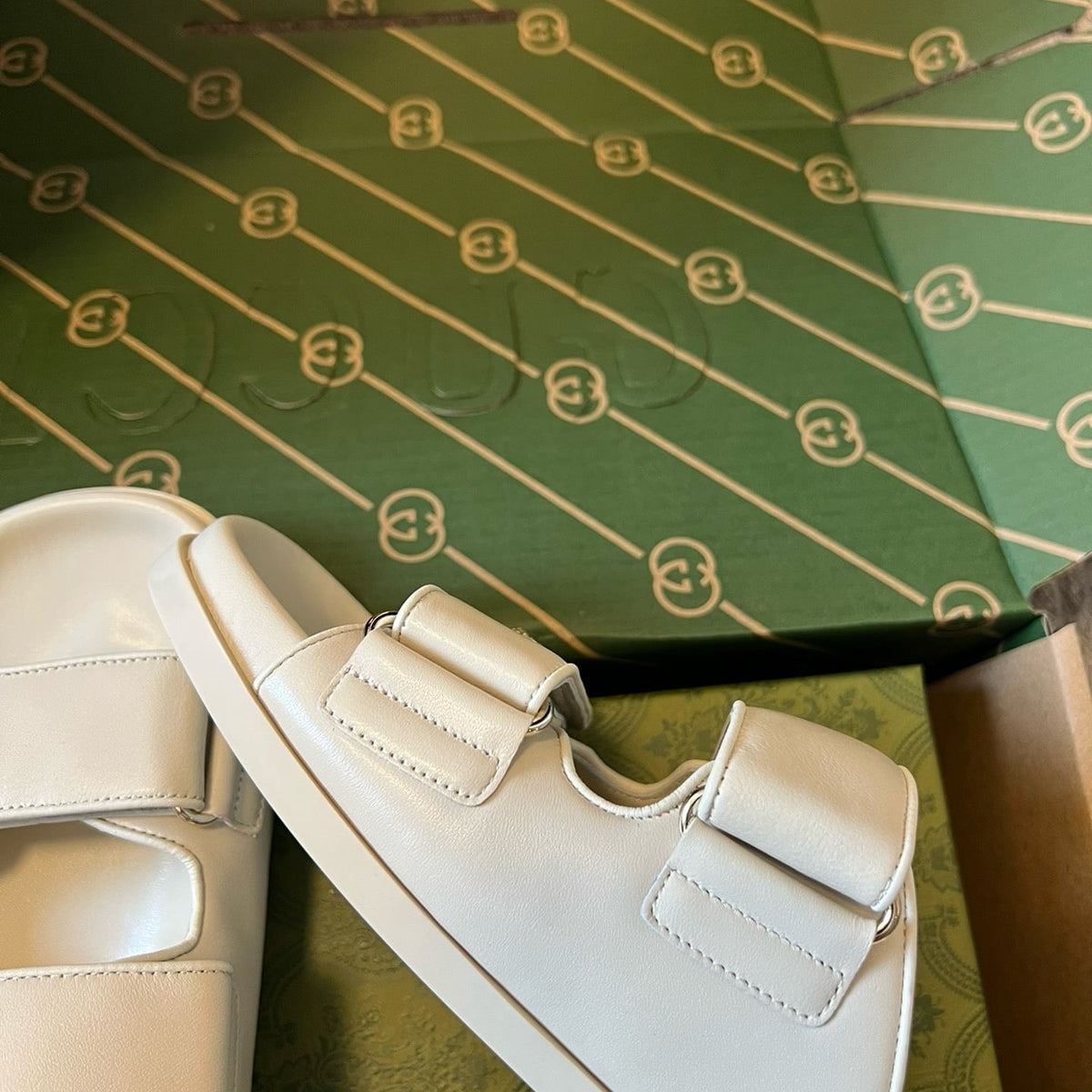 GG SANDALS