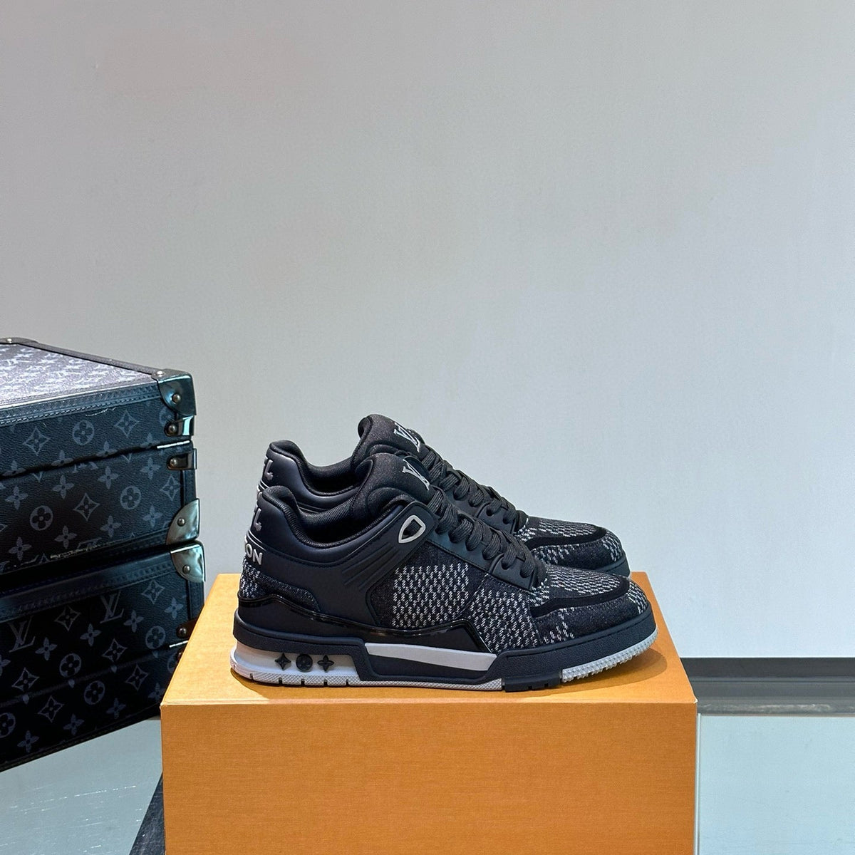 LOU TRAINERS