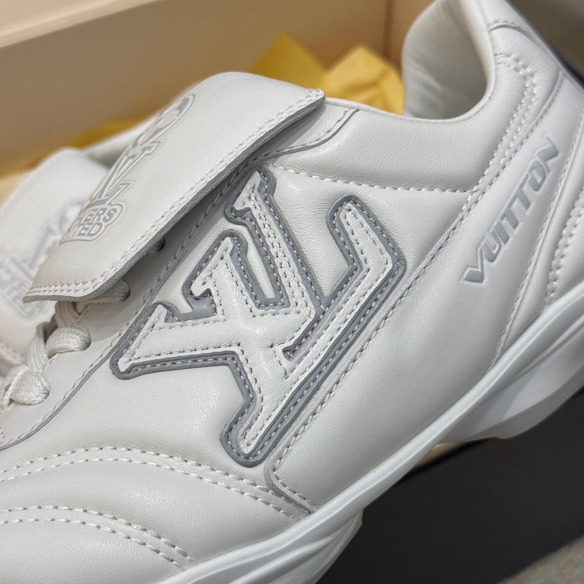 LOU FOOTPRINT SNEAKER