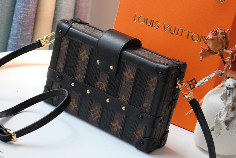 I W Fashion Lu-Vi bags - 17658