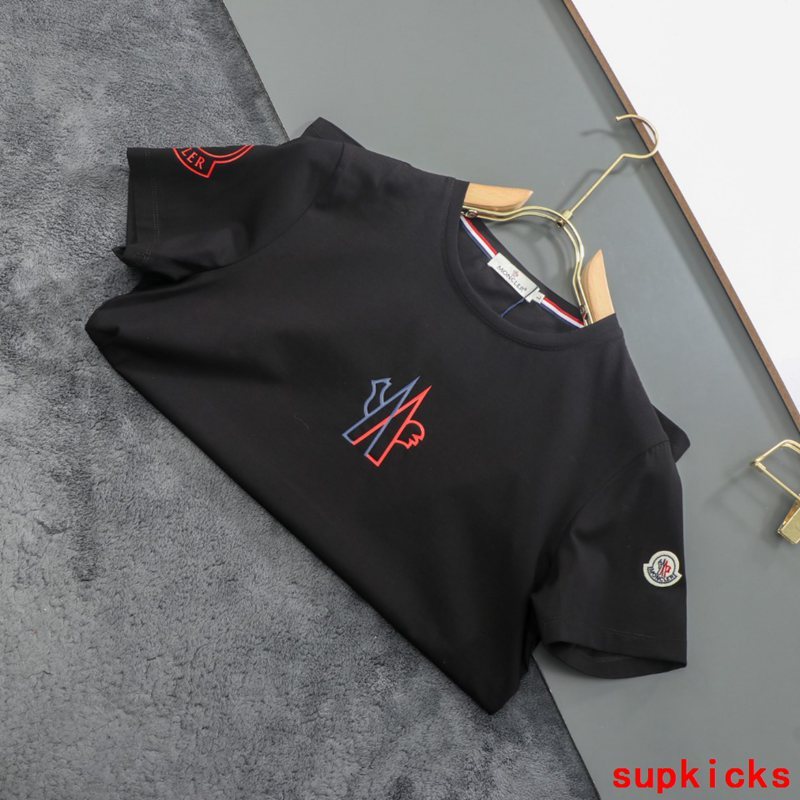 Moncler Luxury Cloth