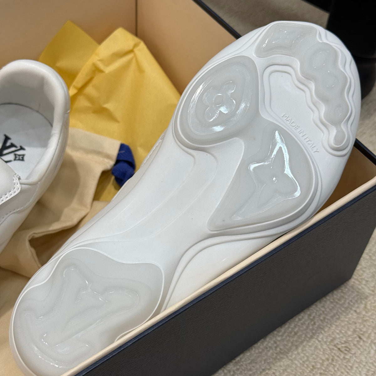 LOU FOOTPRINT SNEAKER