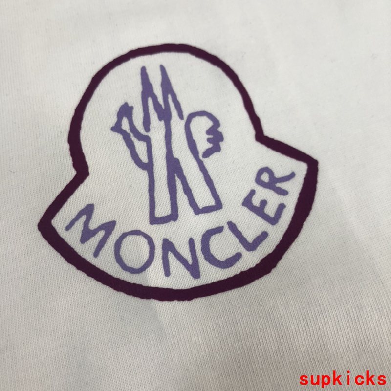Moncler Luxury Cloth