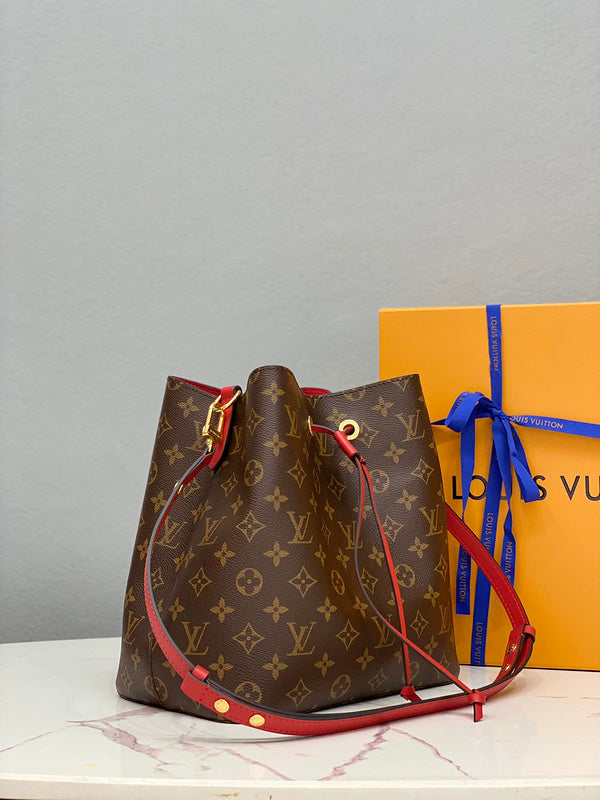 I W Fashion Lu-Vi bags - 17604