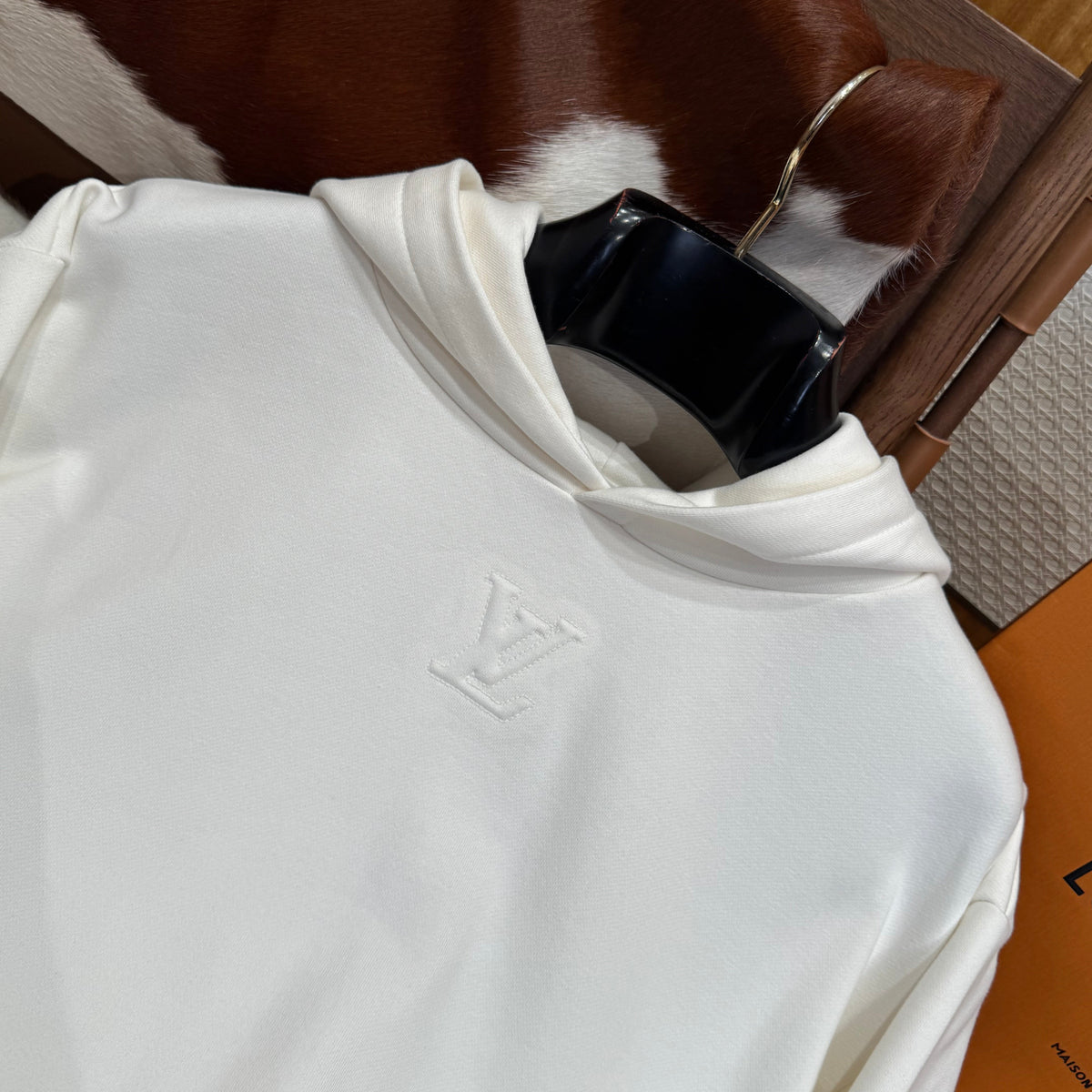 LOU HOODIE