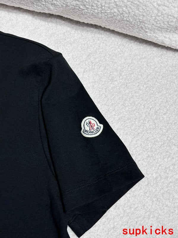 Moncler Luxury Cloth