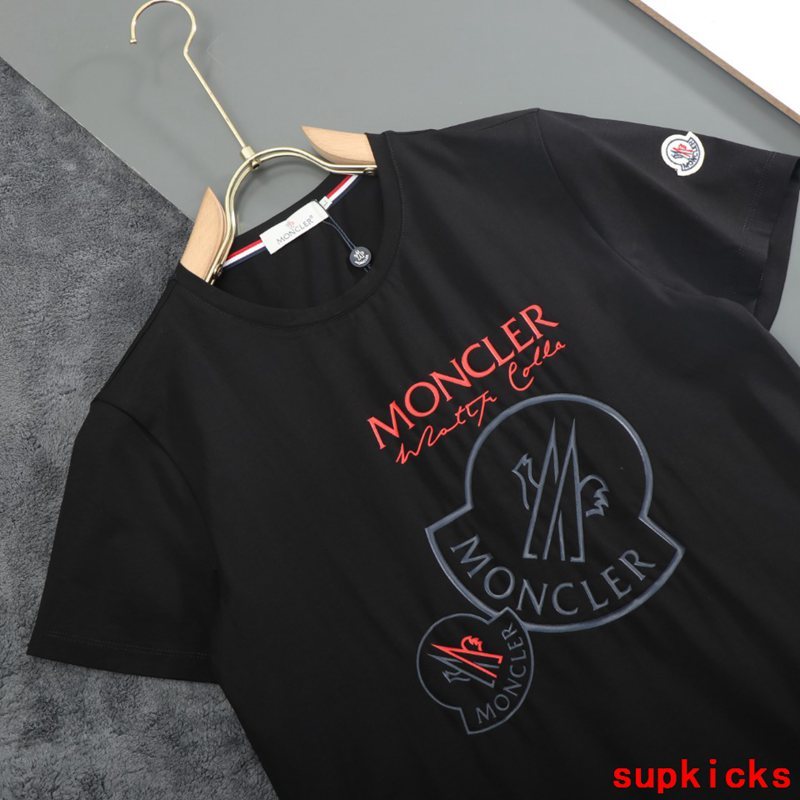 Moncler Luxury Cloth