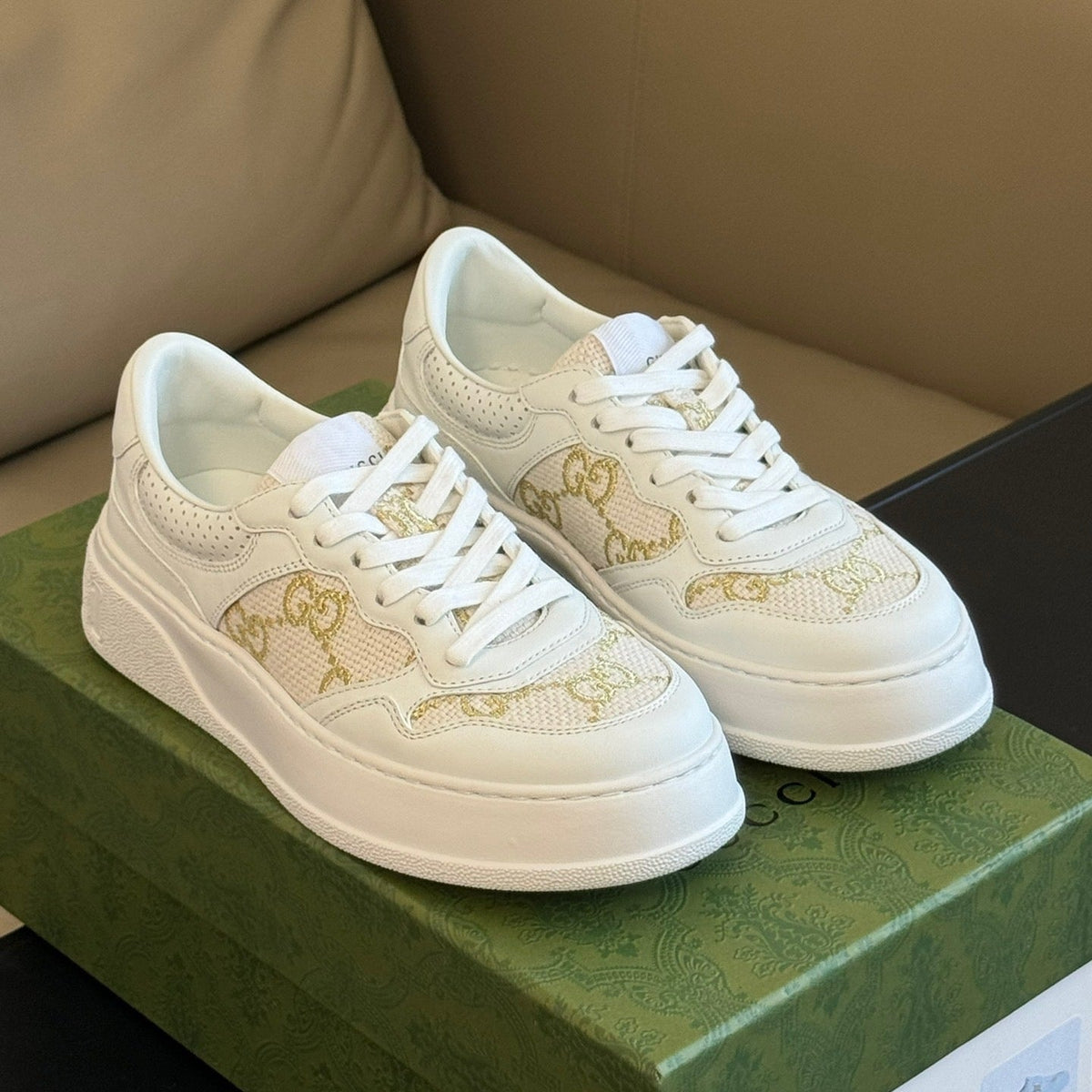 GG EMBOSSED SNEAKER