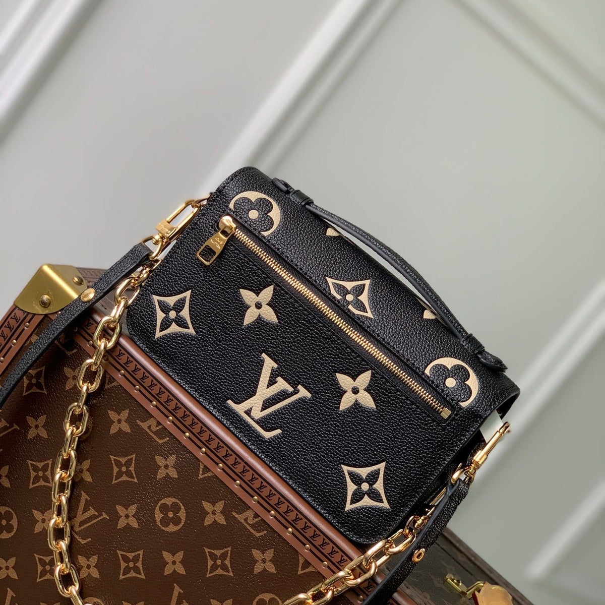 LOU POCHETTE METIS EAST WEST BAG