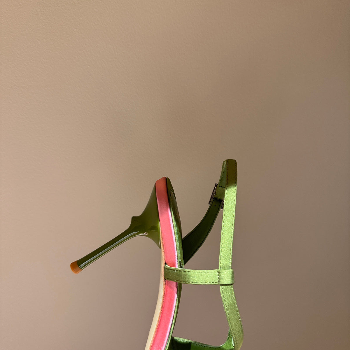 ROGER V HEELS
