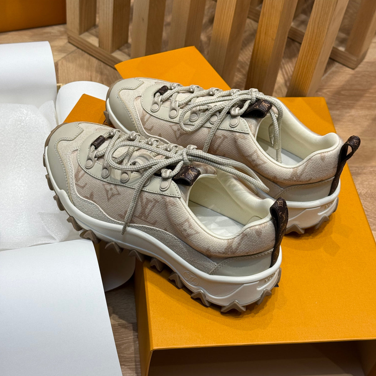 LOU RUSH XPLORER SNEAKERS
