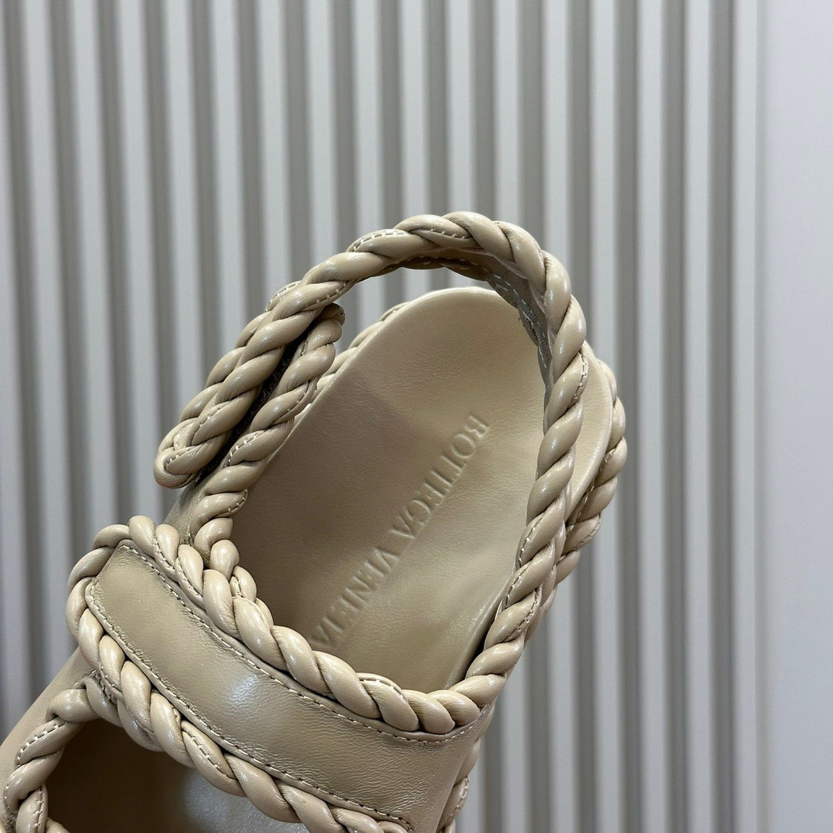 BV SANDALS