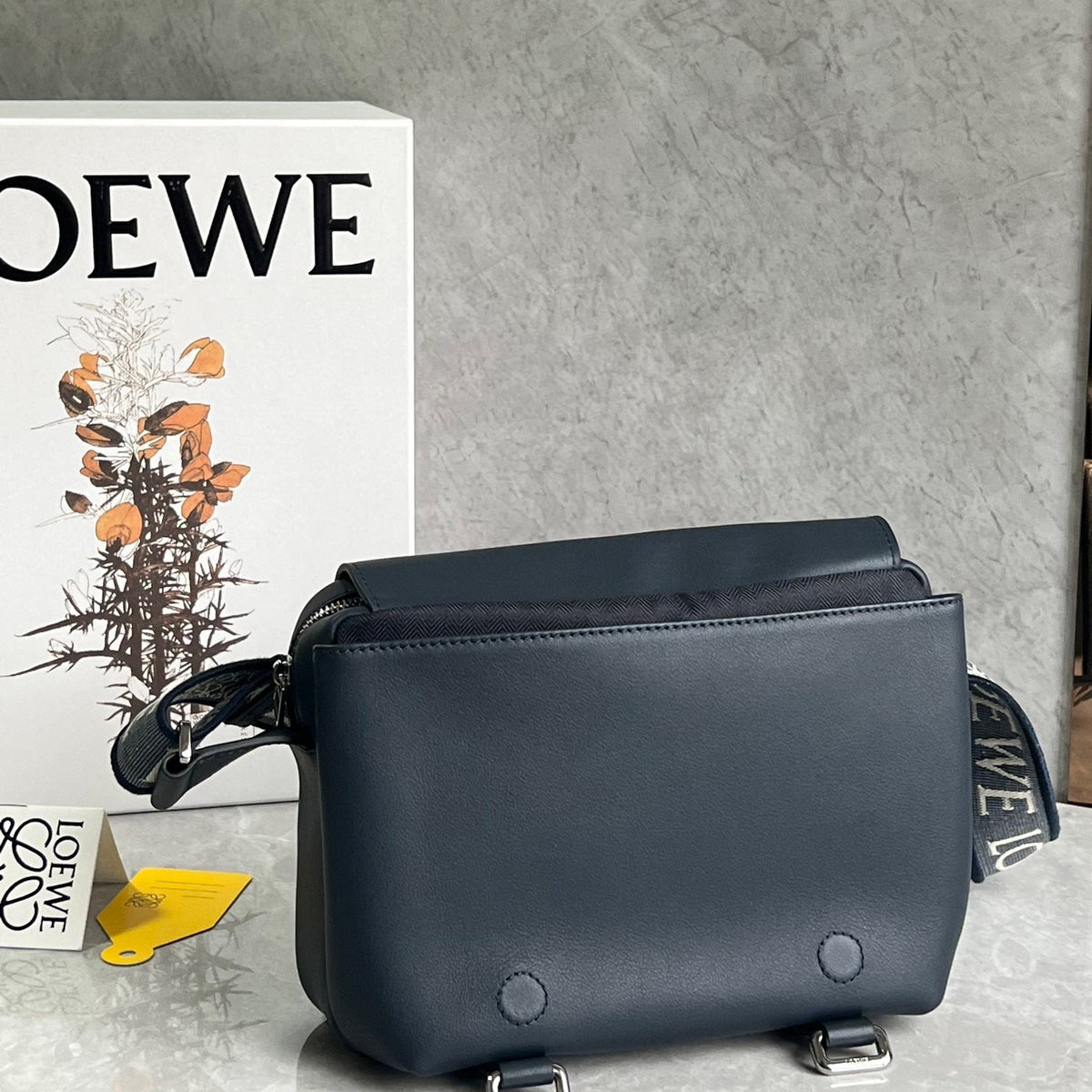 LOEW XS MILITARY MESSENGER BAG