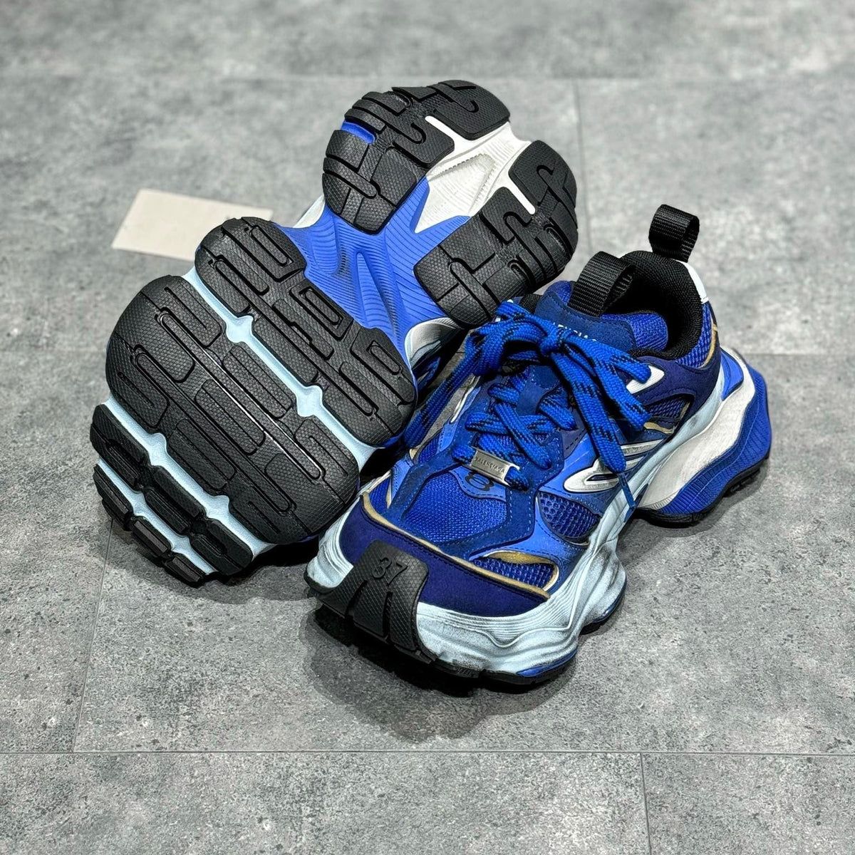 BAL CARGO TRAINERS