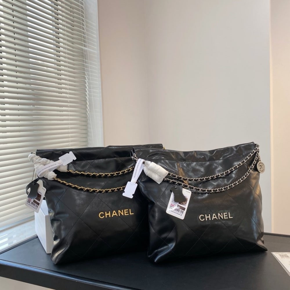 CC HANDBAG SHINY CALFSKIN BLACK 41CM