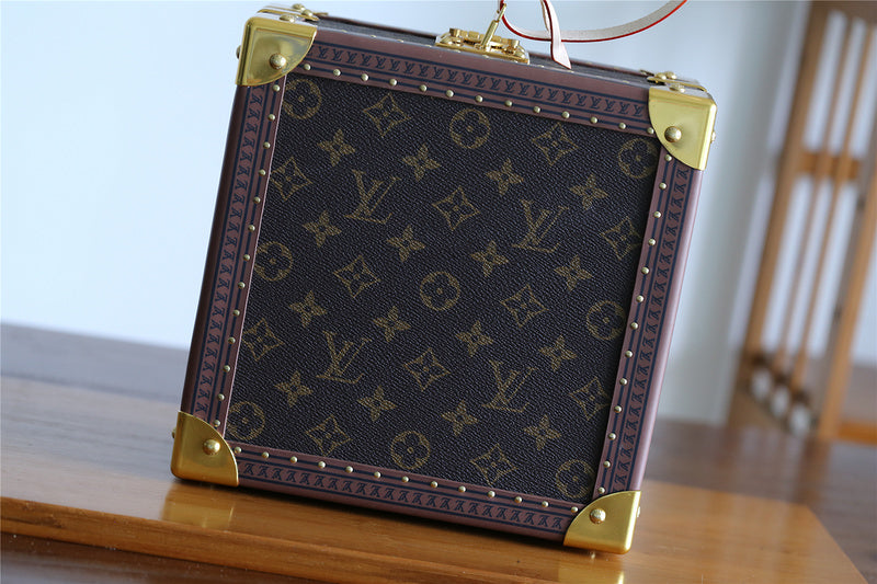 I W Fashion Lu-Vi bags - 9548