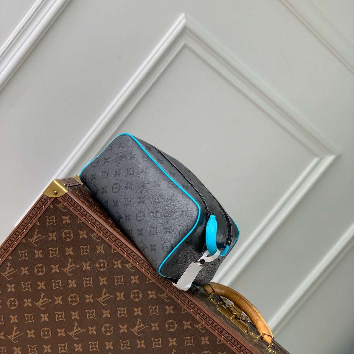 LOU TOILETRY BAG