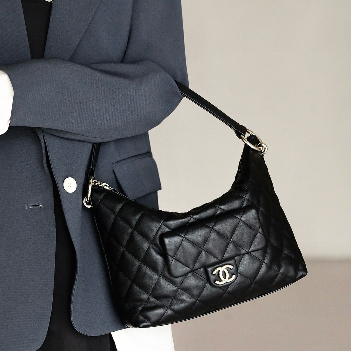 CC 23B HOBO BAG
