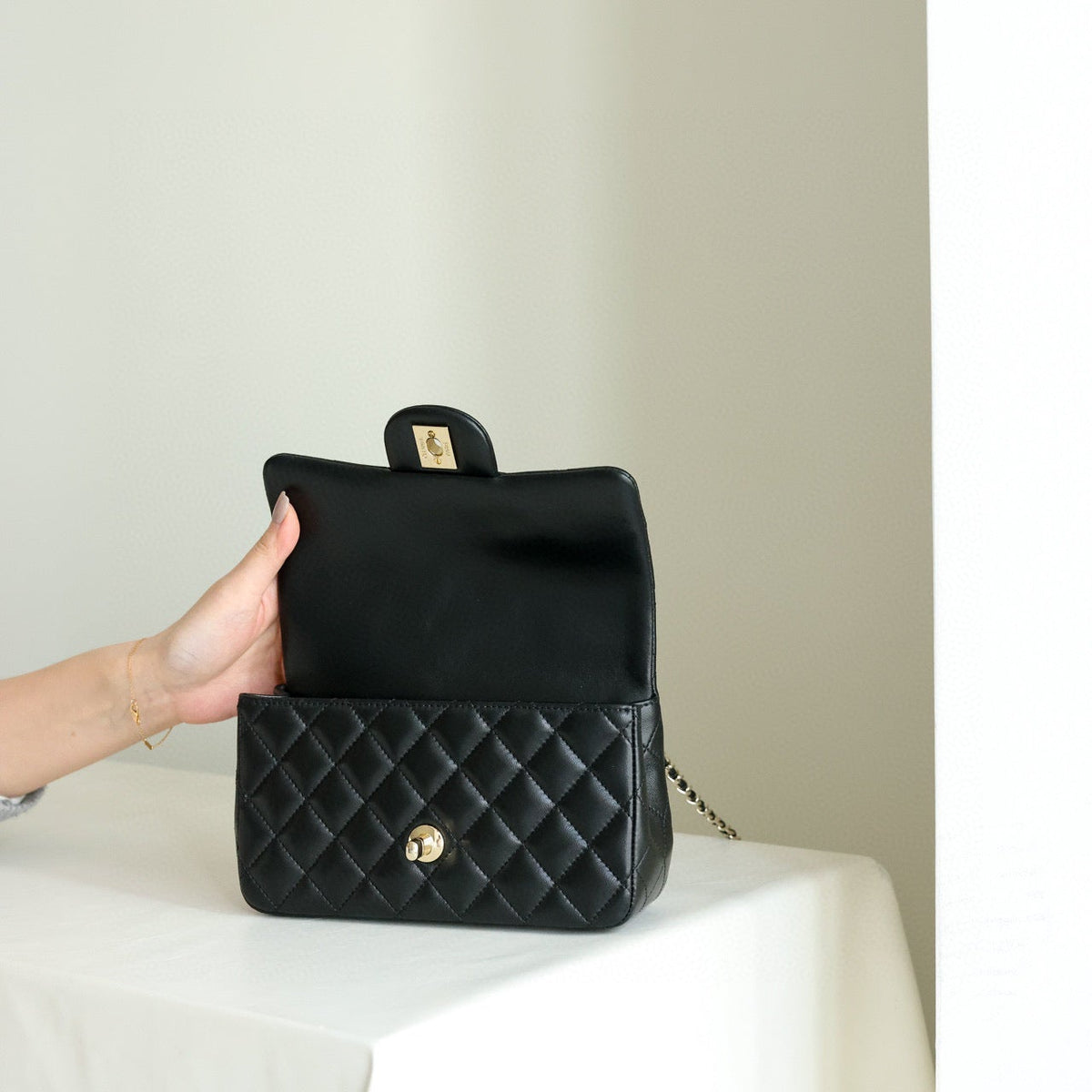 CC CLASSIC FLAP MINI BAG