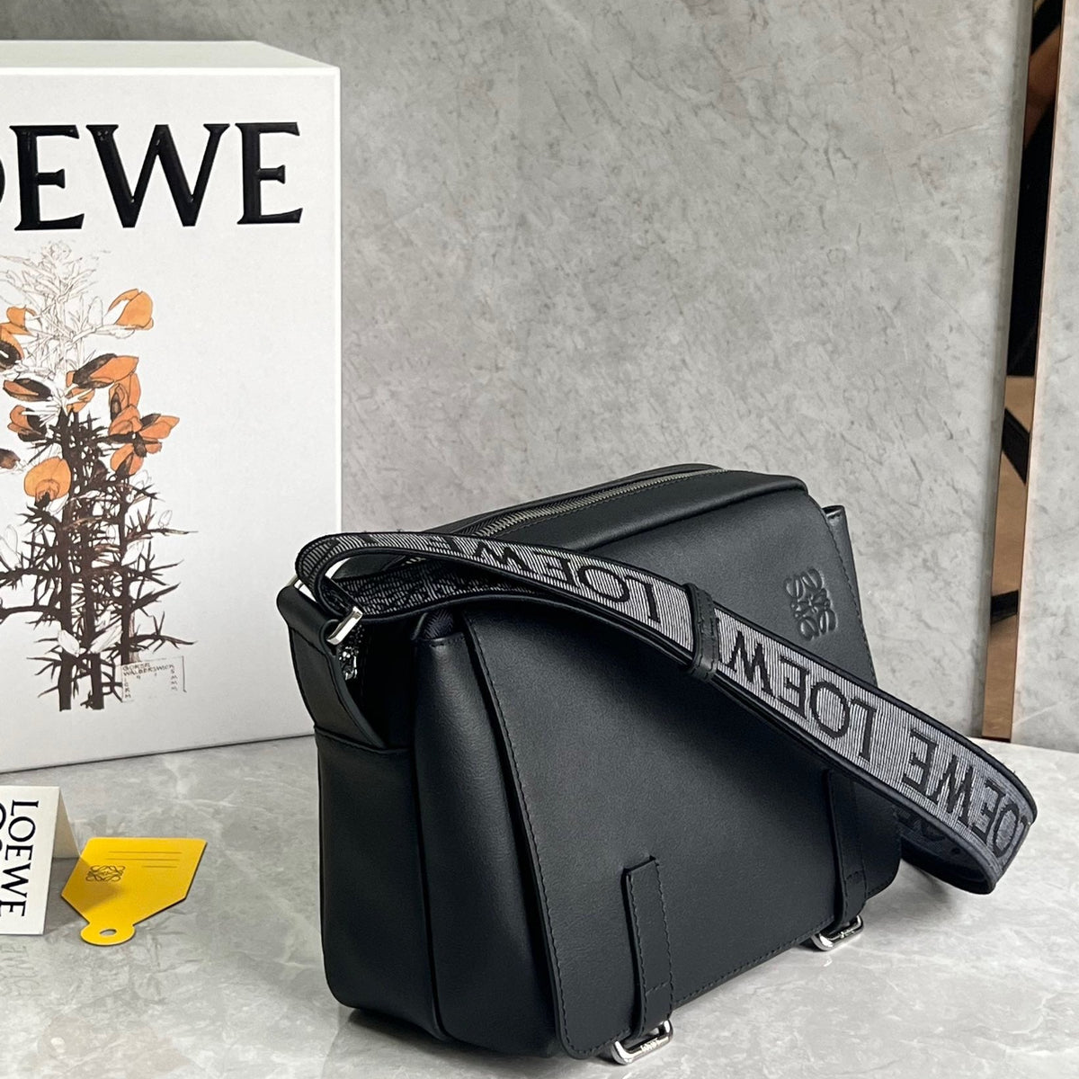 LOEW XS MILITARY MESSENGER BAG